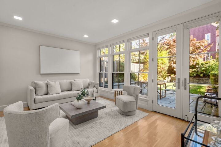 Property Photo: 136 Banks St MA 02138