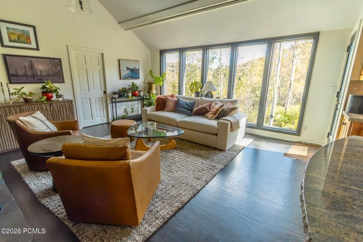 Property Photo: 7324 Stagecoach Drive UT 84098