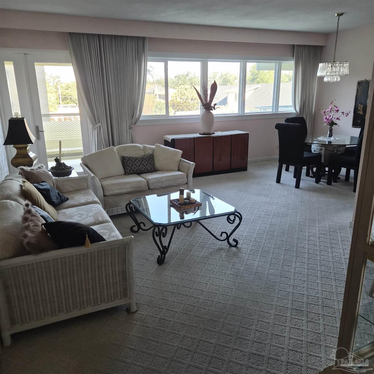 Property Photo:  825 Bayshore Dr 204  FL 32507 