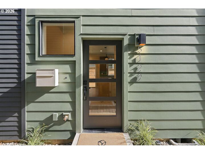 Property Photo: 5129 SE Ankeny St OR 97215