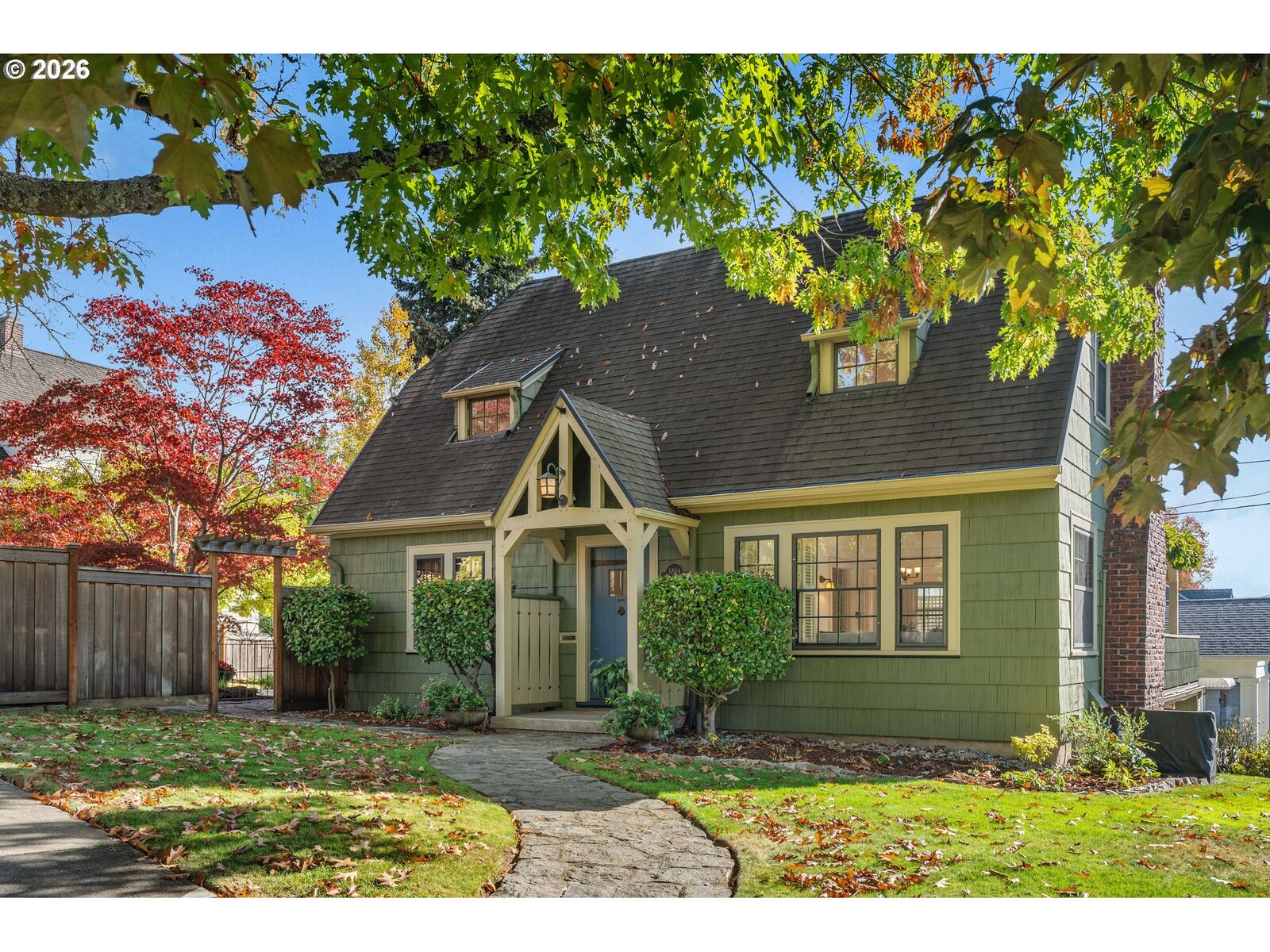 Property Photo:  3804 NE Wistaria Dr  OR 97212 