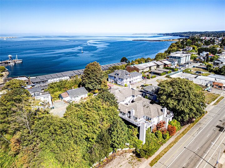 Property Photo: 229 E 1st Street 3 WA 98362