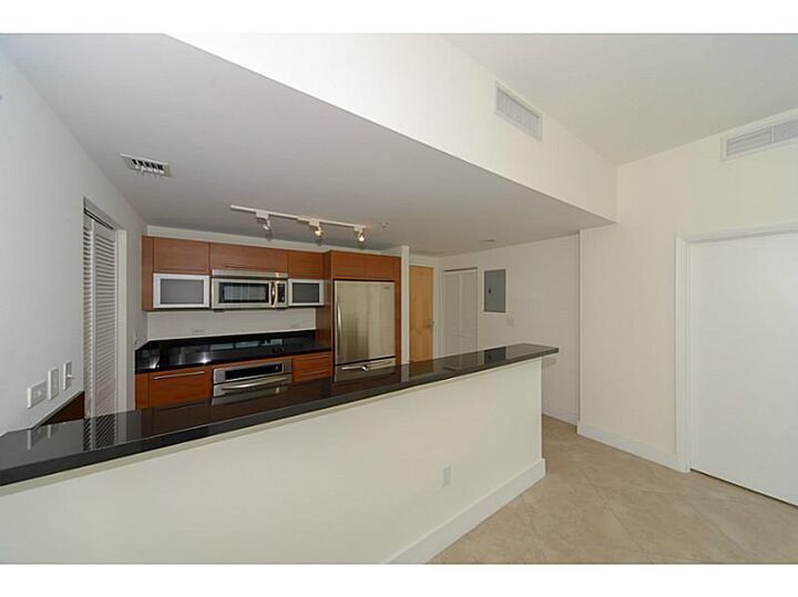 Property Photo:  253 NE 2nd Avenue 2710  FL 33132 