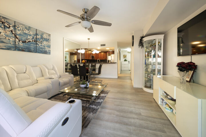 Property Photo:  4421 SW 70th Terrace  FL 33314 