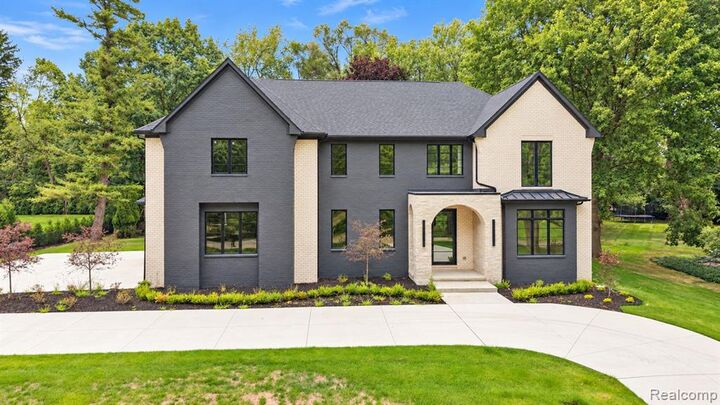 Property Photo:  4546 Niagara Lane  MI 48301 