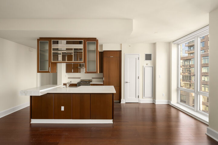 Property Photo:  60 Riverside Boulevard 1908  NY 10069 