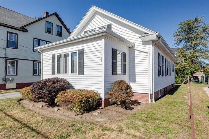 Property Photo:  9 Chestnut Avenue  RI 02910 