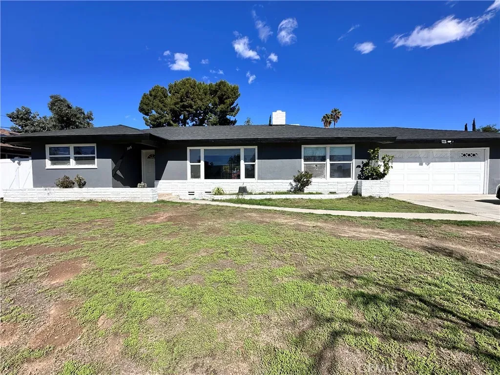Property Photo: 386 E Van Koevering CA 92376