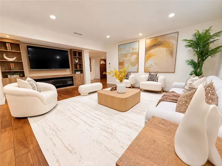 Property Photo:  2785 Diana Street  CA 91107 