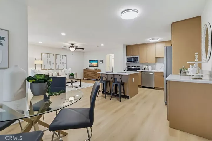 Property Photo:  635 S Prospect 103  CA 90277 