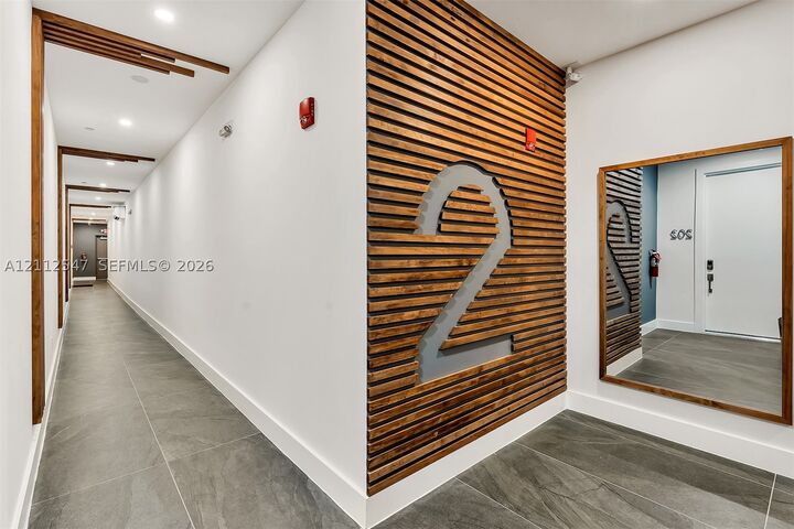 Property Photo: 2100 Miami Rd 204 FL 33316