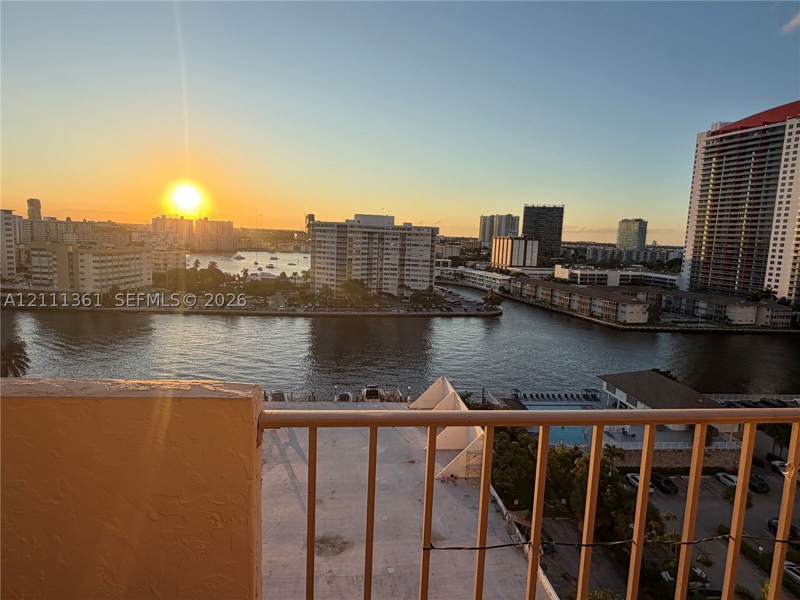 Property Photo:  1865 S Ocean Dr 14I  FL 33009 
