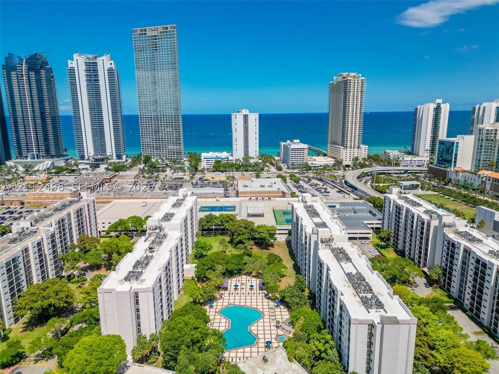 Property Photo:  17011 N Bay Rd 417  FL 33160 