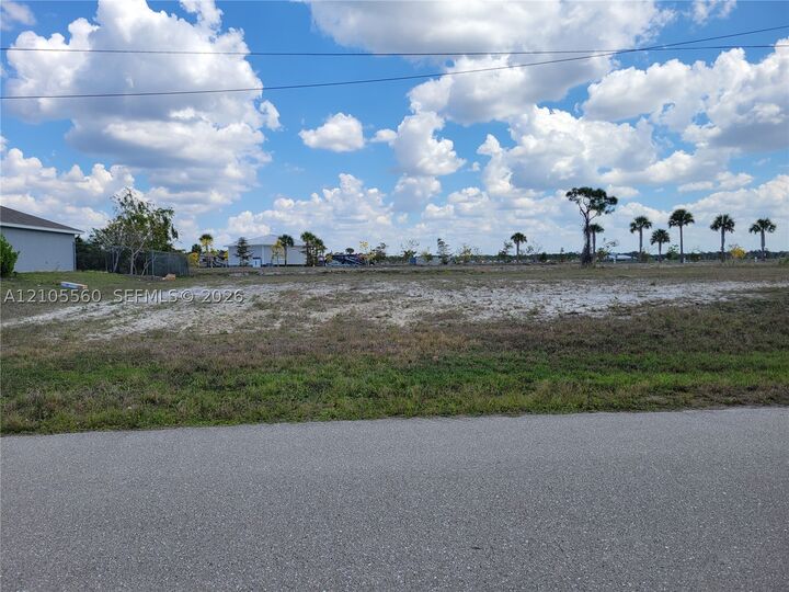 Property Photo: 4307 NW 36 Avenue FL 33993