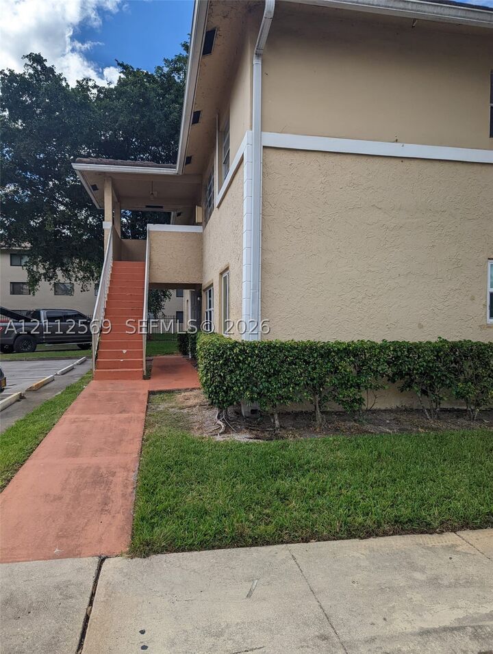 Property Photo:  10196 Twin Lakes Dr 14-E  FL 33071 