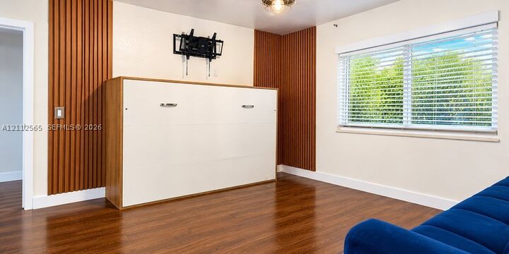 Property Photo: 984 SW 9th St 2 FL 33130