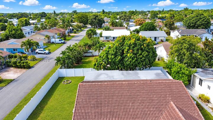 Property Photo:  7607 NW 66th Ter  FL 33321 