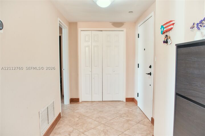 Property Photo: 5825 Collins Ave 11H FL 33140