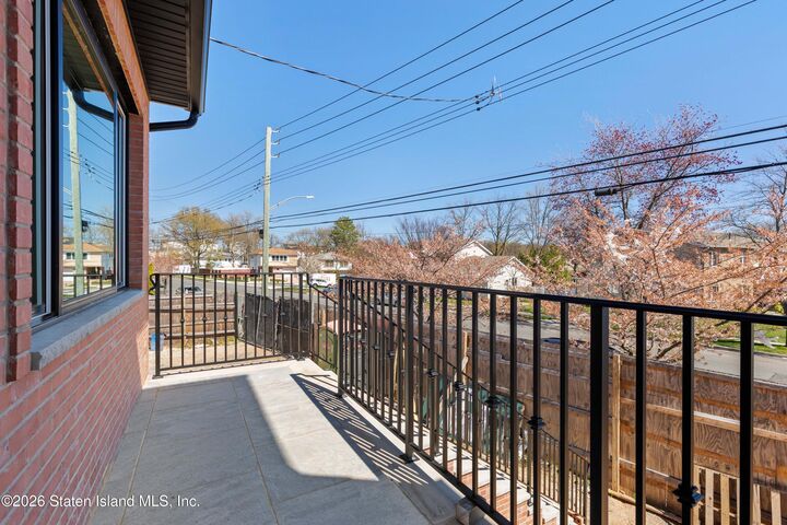 Property Photo:  1010 Annadale Road  NY 10312 