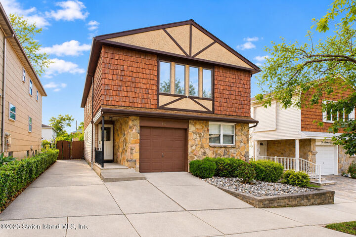 Property Photo:  216 Clermont Place  NY 10314 