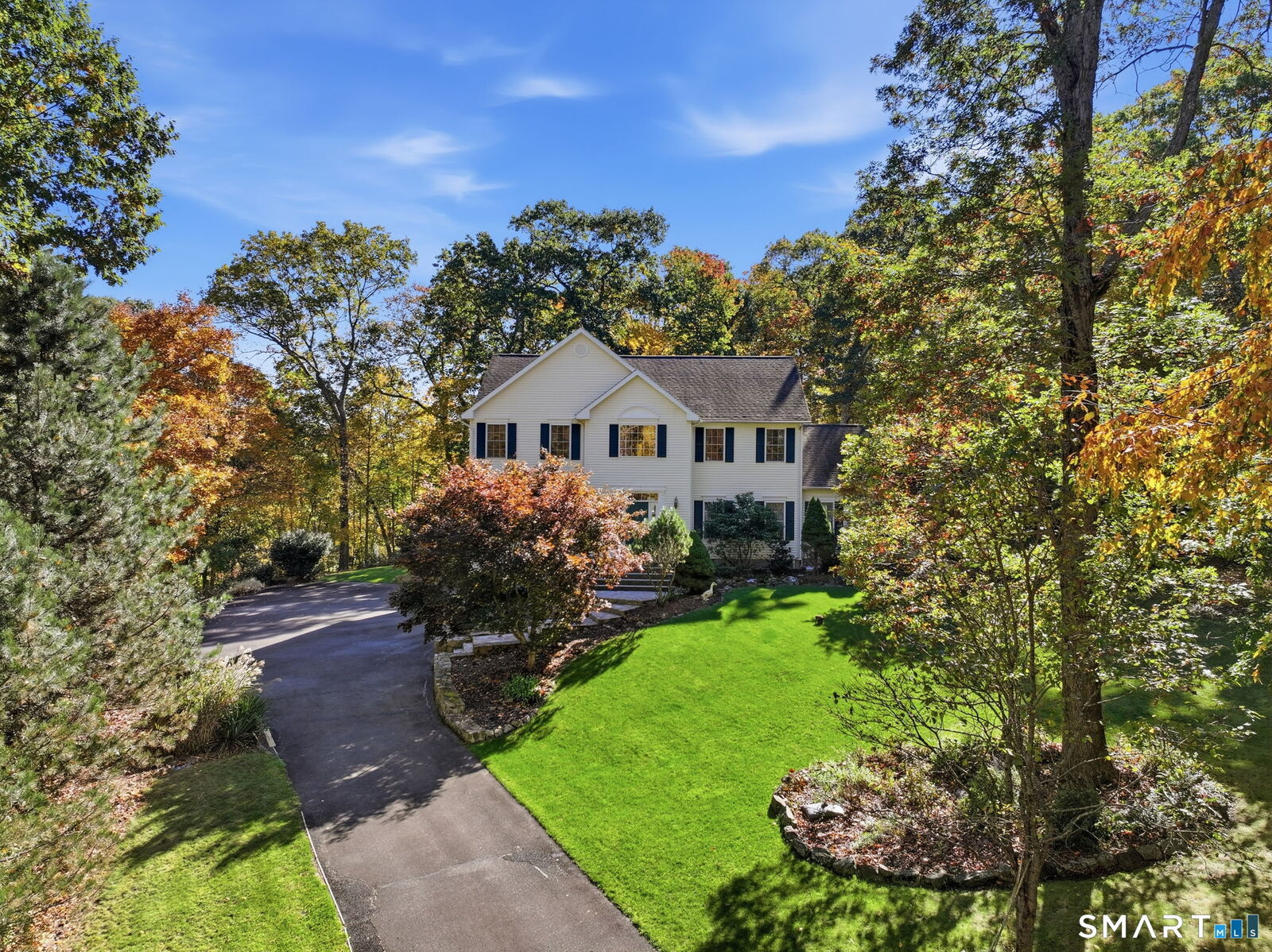 Property Photo:  36 Woodbine Lane  CT 06482 