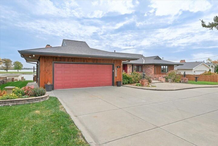 Property Photo:  16 Westlake  IA 51501 