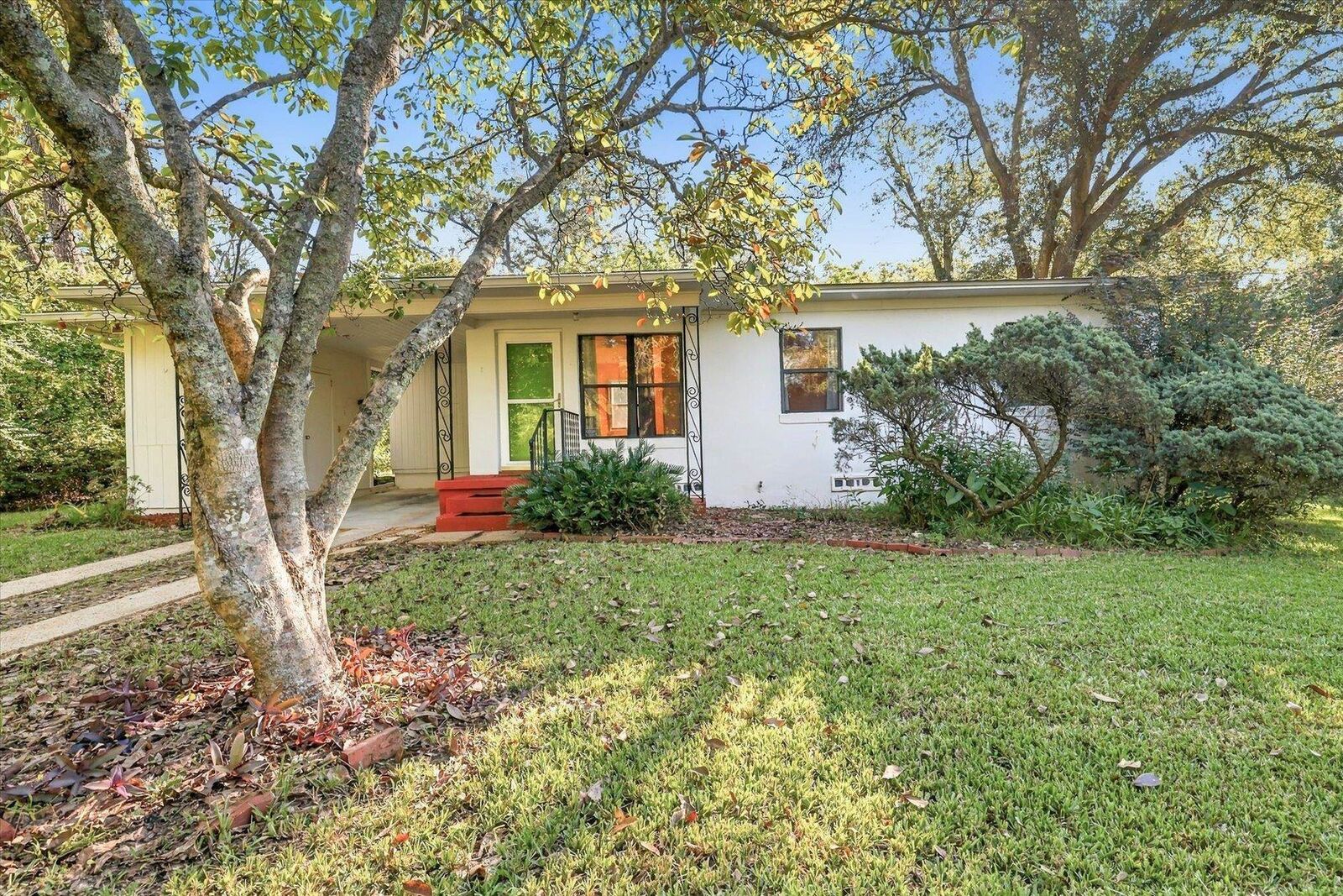 Property Photo: 1517 Dacron Drive FL 32301