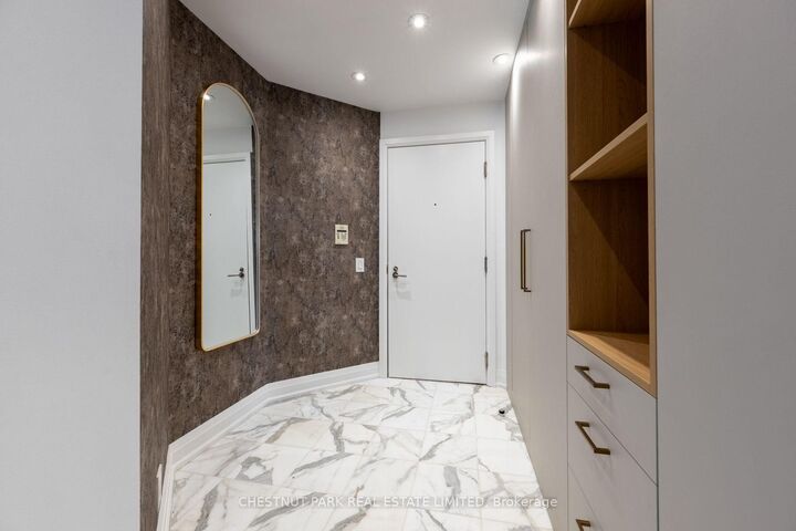 Property Photo:  3 McAlpine Street 803  ON M5R 3T5 