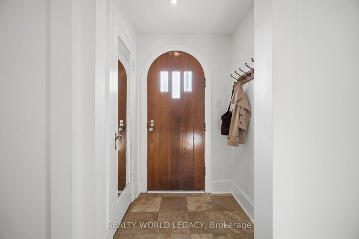 Property Photo: 11 Rock Avenue ON N2M 2N9