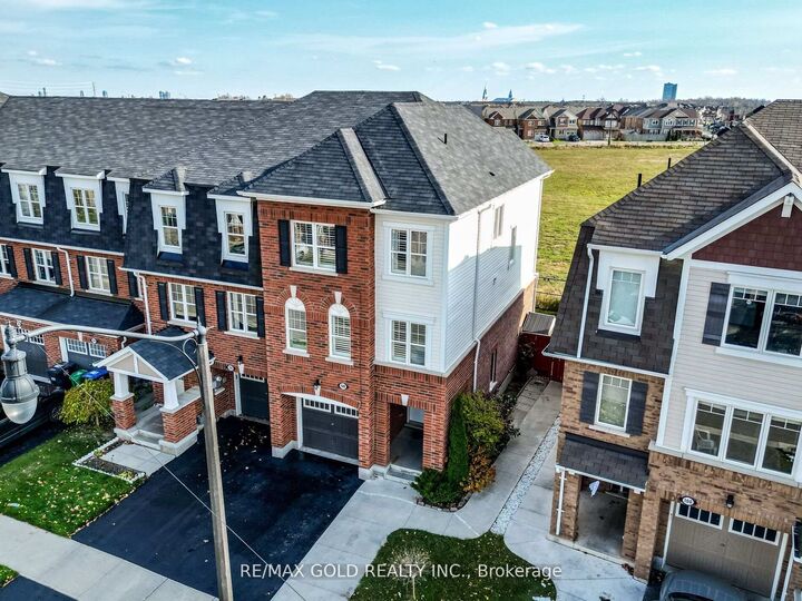 Property Photo:  98 Bannister Crescent  ON L7A 4H4 