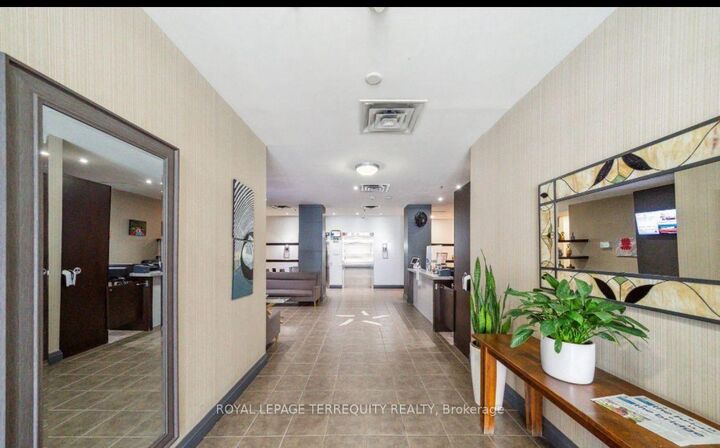 Property Photo:  225 Wellesley Street E 407  ON M4X 1X8 
