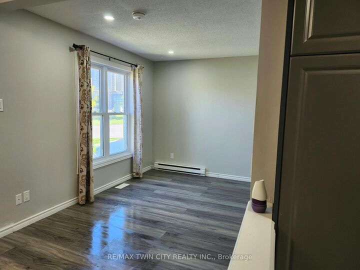 Property Photo:  31 Old Carriage Drive  ON N2P 1H5 