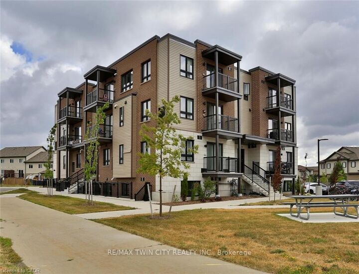 Property Photo: 1331 Countrystone Drive ON N2N 3R9