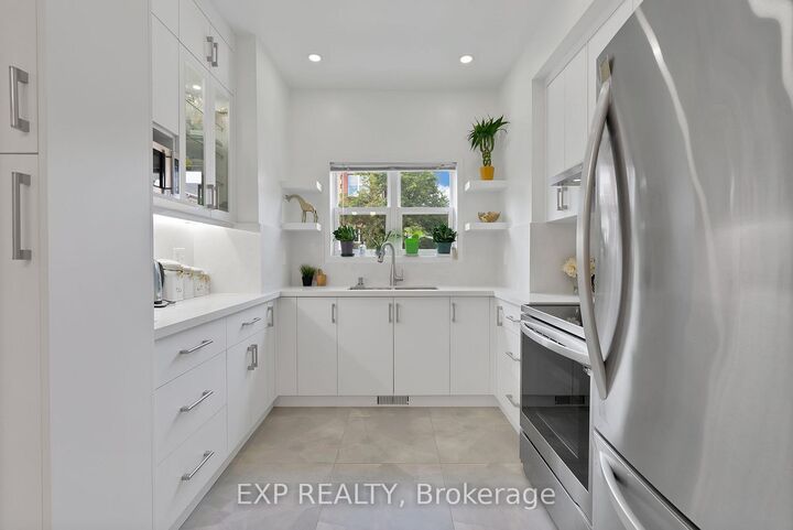 Property Photo:  11 Maple Park Way  ON L6G 1C5 