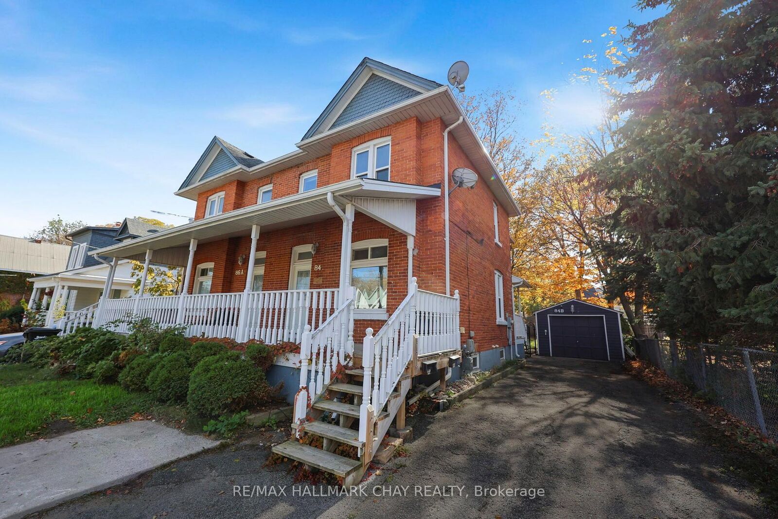 Property Photo: 84 Burton Avenue ON L4N 2R6