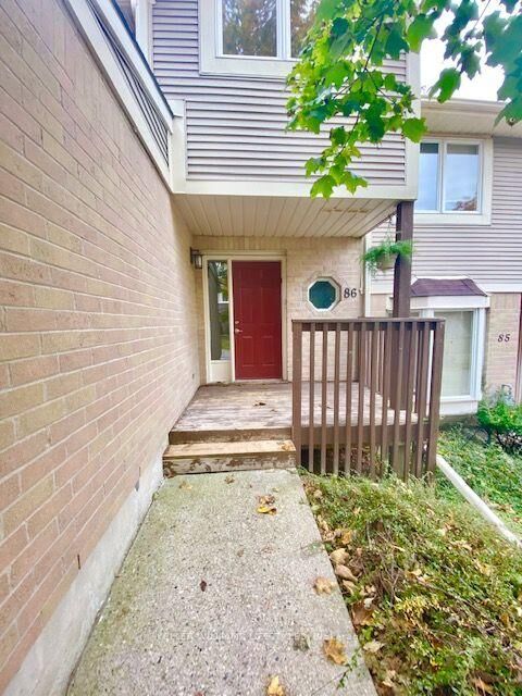 Property Photo: 9 Ailsa Place 86 ON N5Z 4Z6