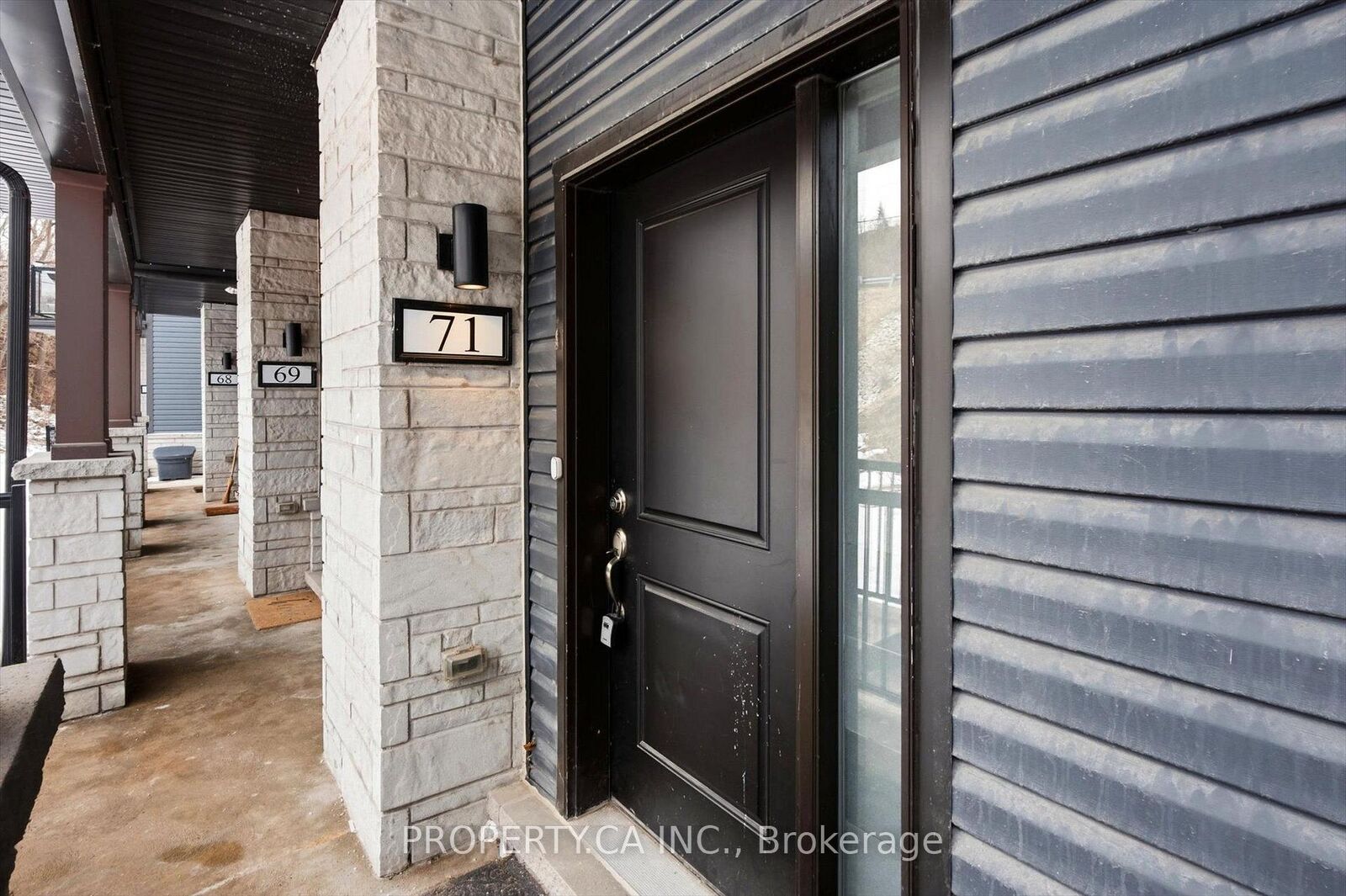 Property Photo:  2 Willow Street 71  ON N3L 0K7 