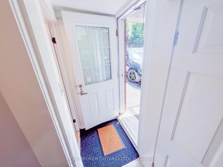 Property Photo:  14 Gooch Court Lower Level  ON M6S 2N8 