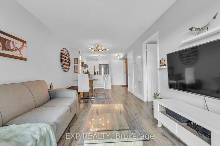Property Photo: 2181 Yonge Street 806 ON M4S 3H7