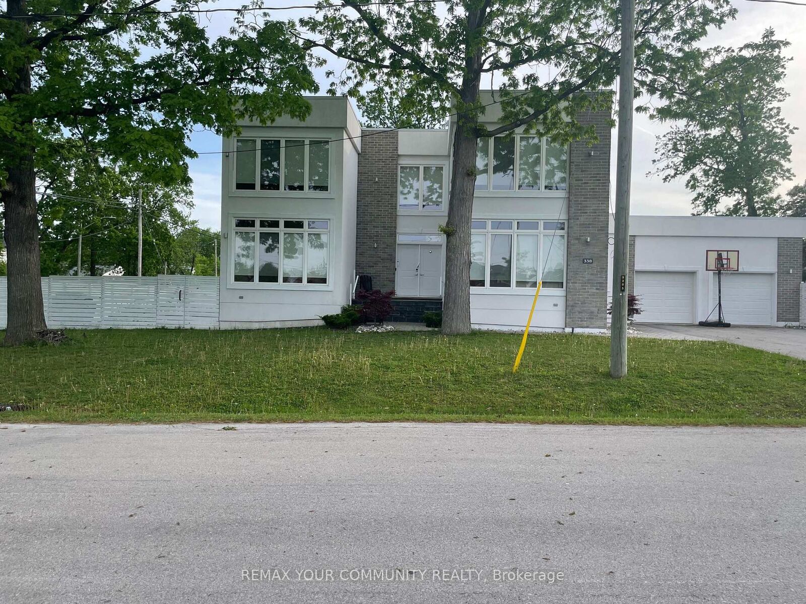 Photo de la propriété:  338 Woodale Avenue  ON L6K 2N7 