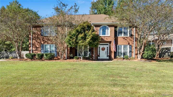 Property Photo: 6124 Crepe Myrtle Circle AL 35405