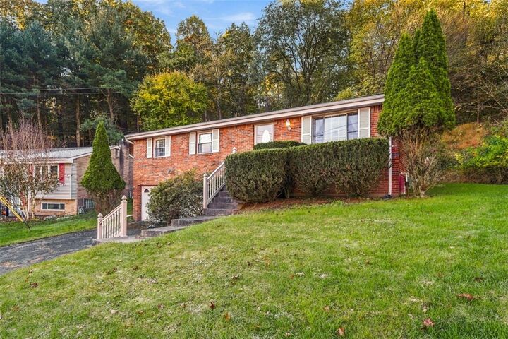 Property Photo:  94 York Dr  PA 15214 