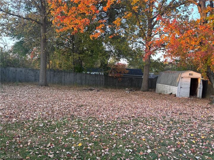 Property Photo:  2209 Santom Road E  OH 44224 