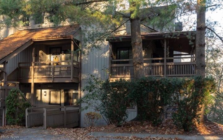 Property Photo: 558 Meredith Lane OH 44223