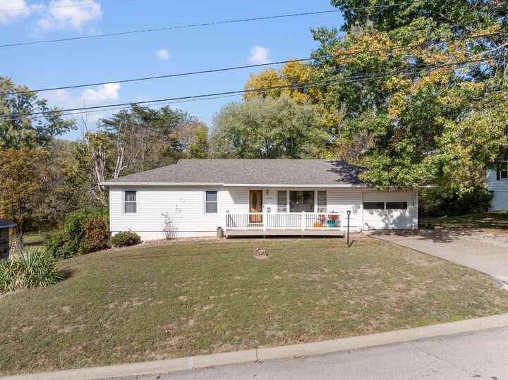 Property Photo:  209 Lee St  MO 65251 