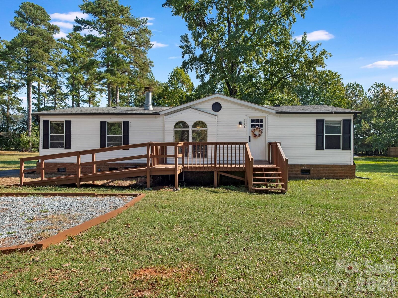 Property Photo: 3345 Roundcliff Drive NC 28025