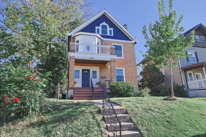Property Photo: 2214 Monroe Avenue OH 45212