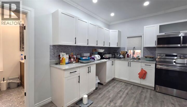 Property Photo:  580 Bruce Avenue Main  ON N9A 4W9 