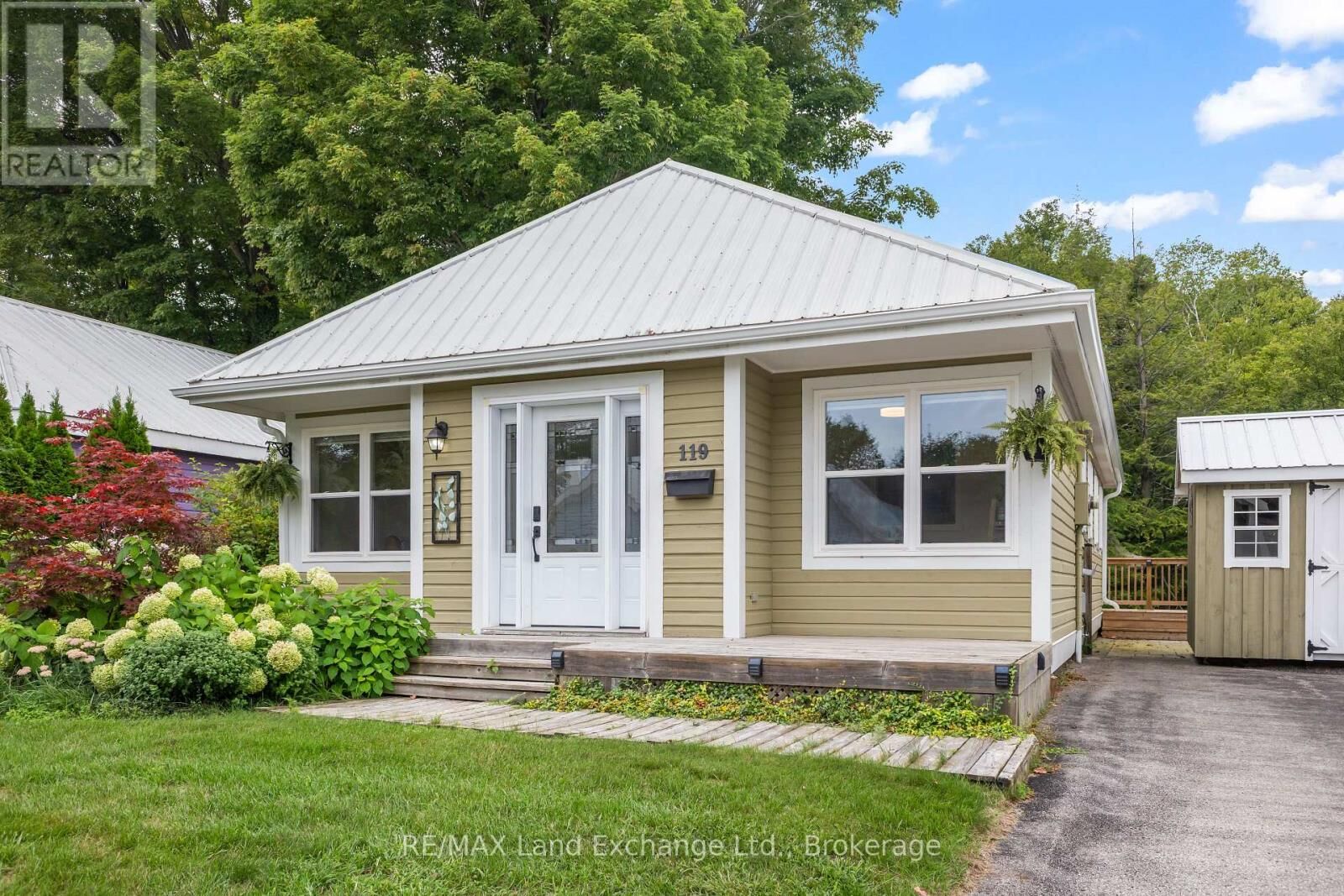 Property Photo:  383 McNabb Street 119  ON N0H 2L0 