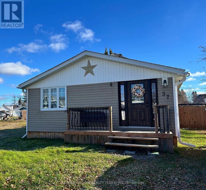 Property Photo: 37 King Street ON P5N 1K5